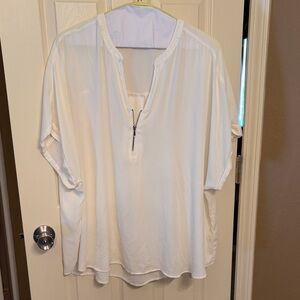 Maurices Cream V-Neck zipper Top size 4X